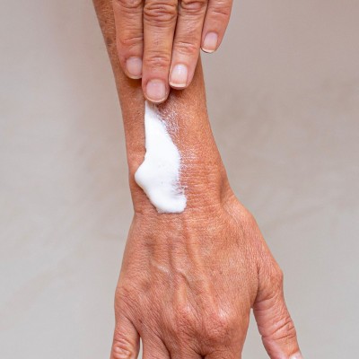 Crema Mani Riparatrice CICA REPA Bio Laboratoires de Biarritz | Volo di Fiori EcoBio Distribuzione
